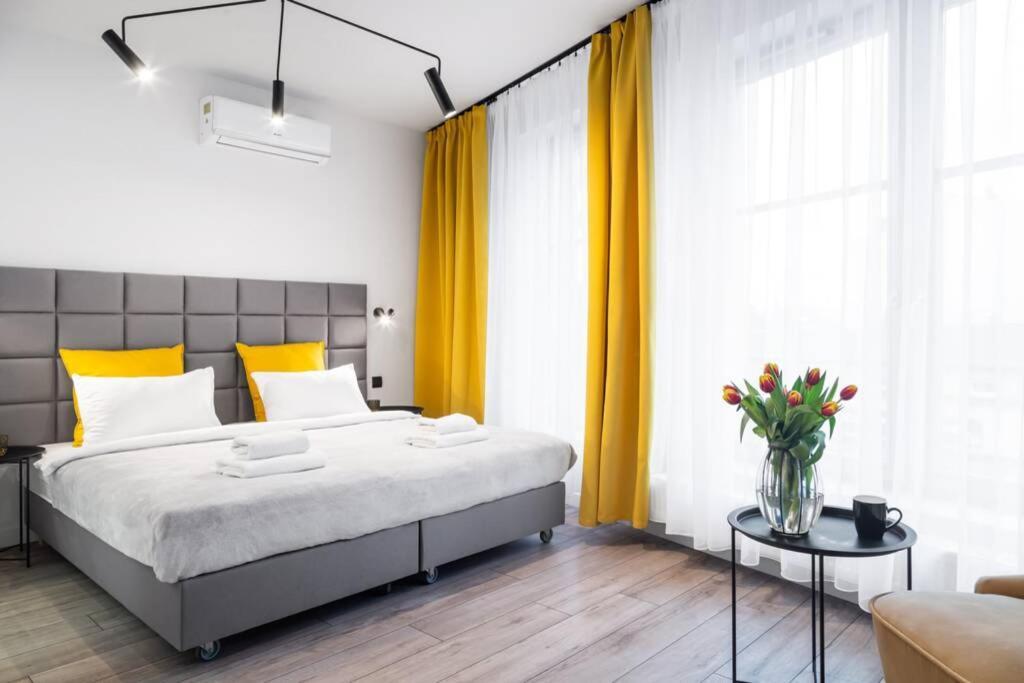 Househost Apartment: Miodowa 42/8B Street คราคูฟ ภายนอก รูปภาพ